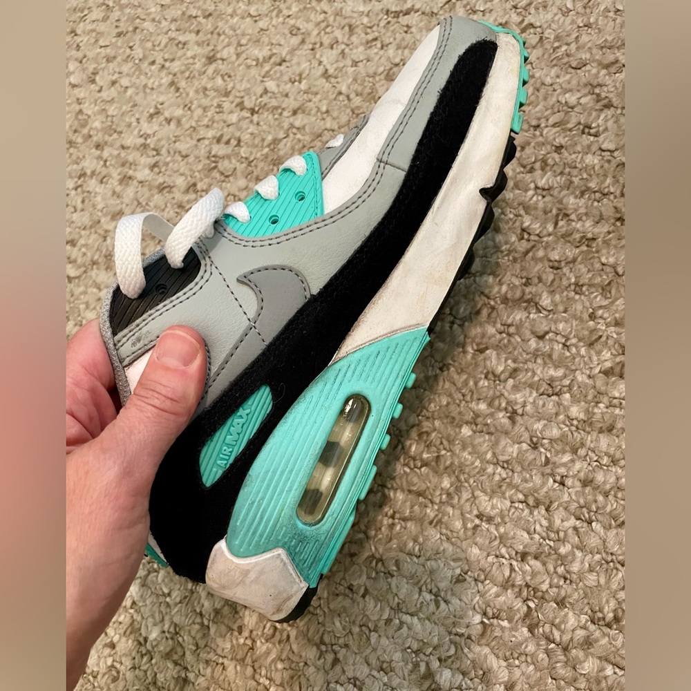 Nike Air Max Sneakers Teal (Kids 5.5 = Women’s 7.5)